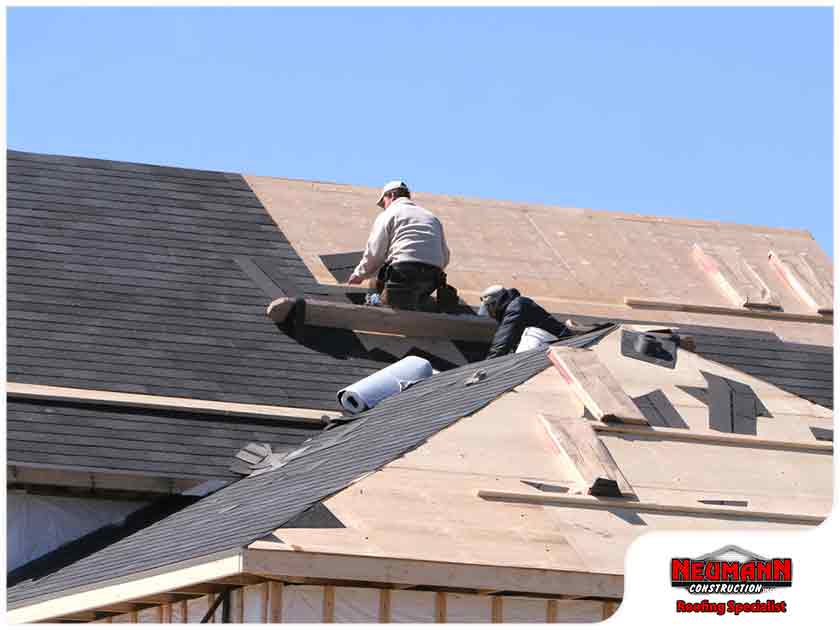 3 Essentials To Expect From A Good Roofing Warranty
