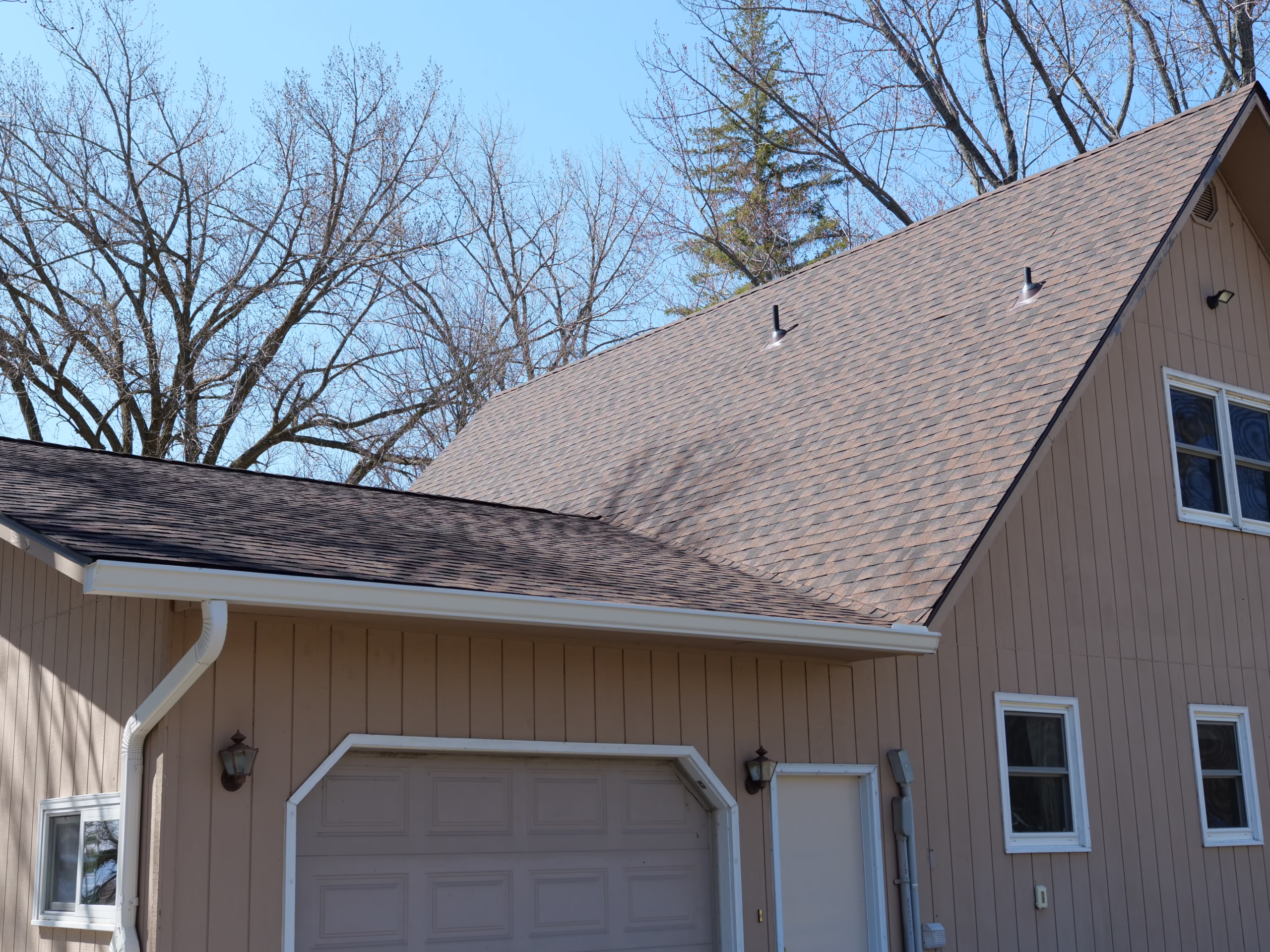 What Causes Roof Leaks During Heavy Rain?